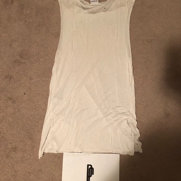 Au Courant Distressed Sleeveless Shirt - Picture 4 of 4